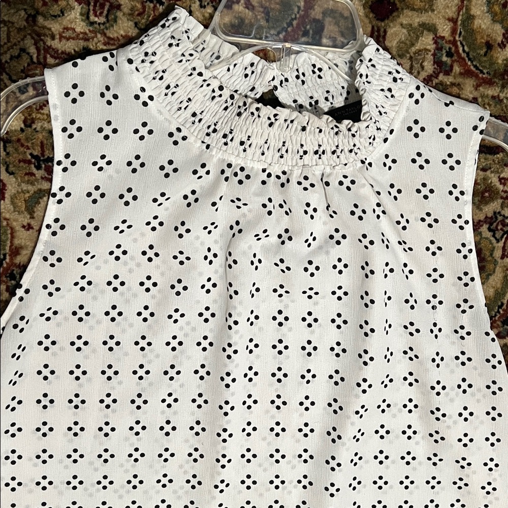 Ann Taylor Mock Neck Sleeveless Top White with Black Dots Design Size Large